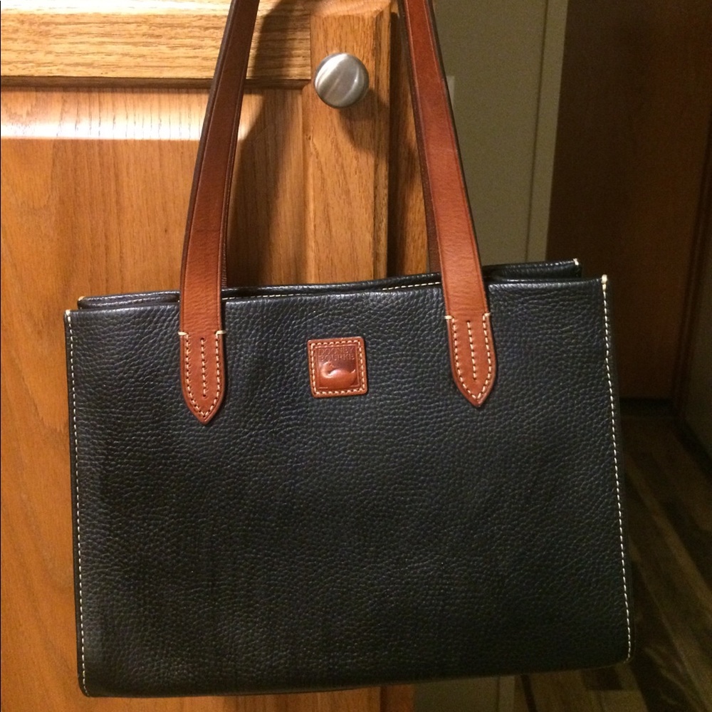 Dooney and Bourne pebble grain satchel